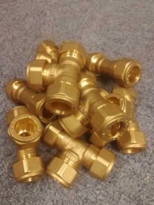 10-pakning T-rør klemringskobling 15 mm